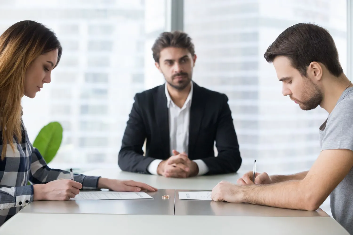 How EH Mediation Guides Couples Toward Fair and Balanced Outcomes Aylesbury